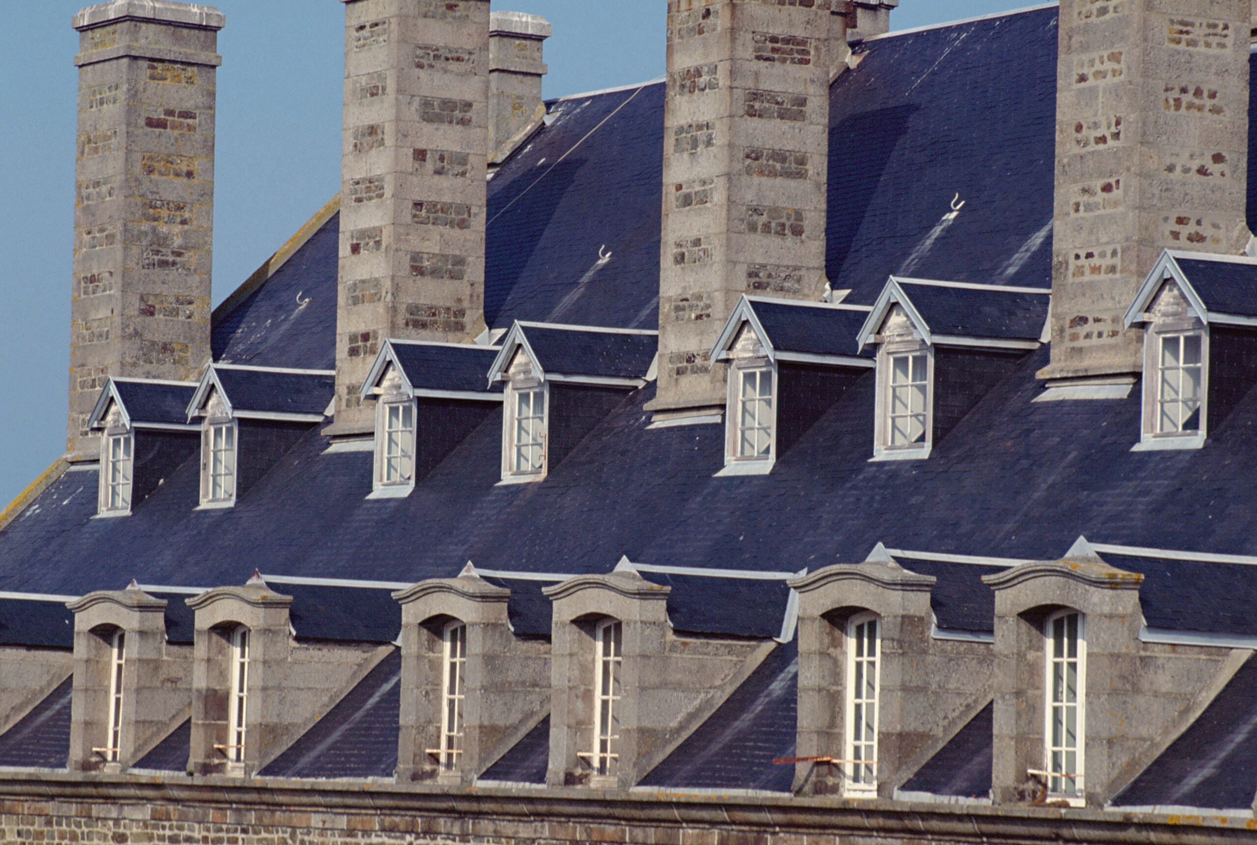 Granville granit cheminées